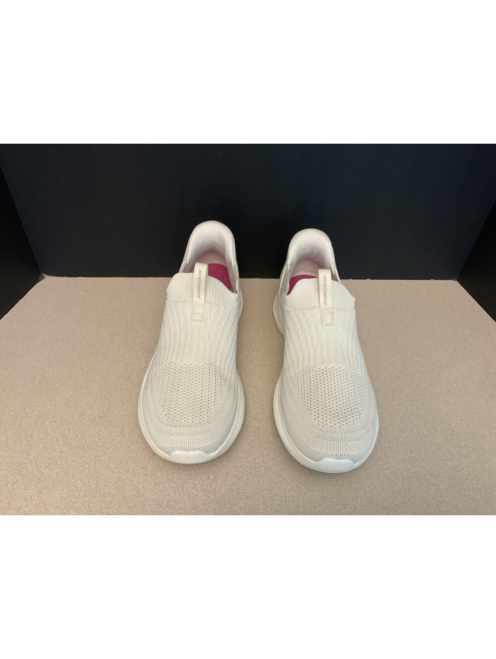New! Womens Skechers "Hands Free ~ Swift Fit” (Natural) Slip-In Shoes. Size 10. - Picture 2 of 8